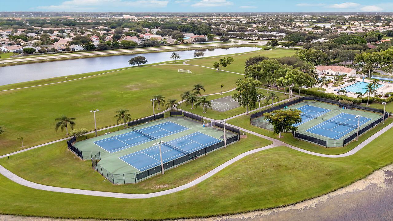 En Venta: $499,900 (3 camas, 2 baños, 1710 Pies cuadrados)