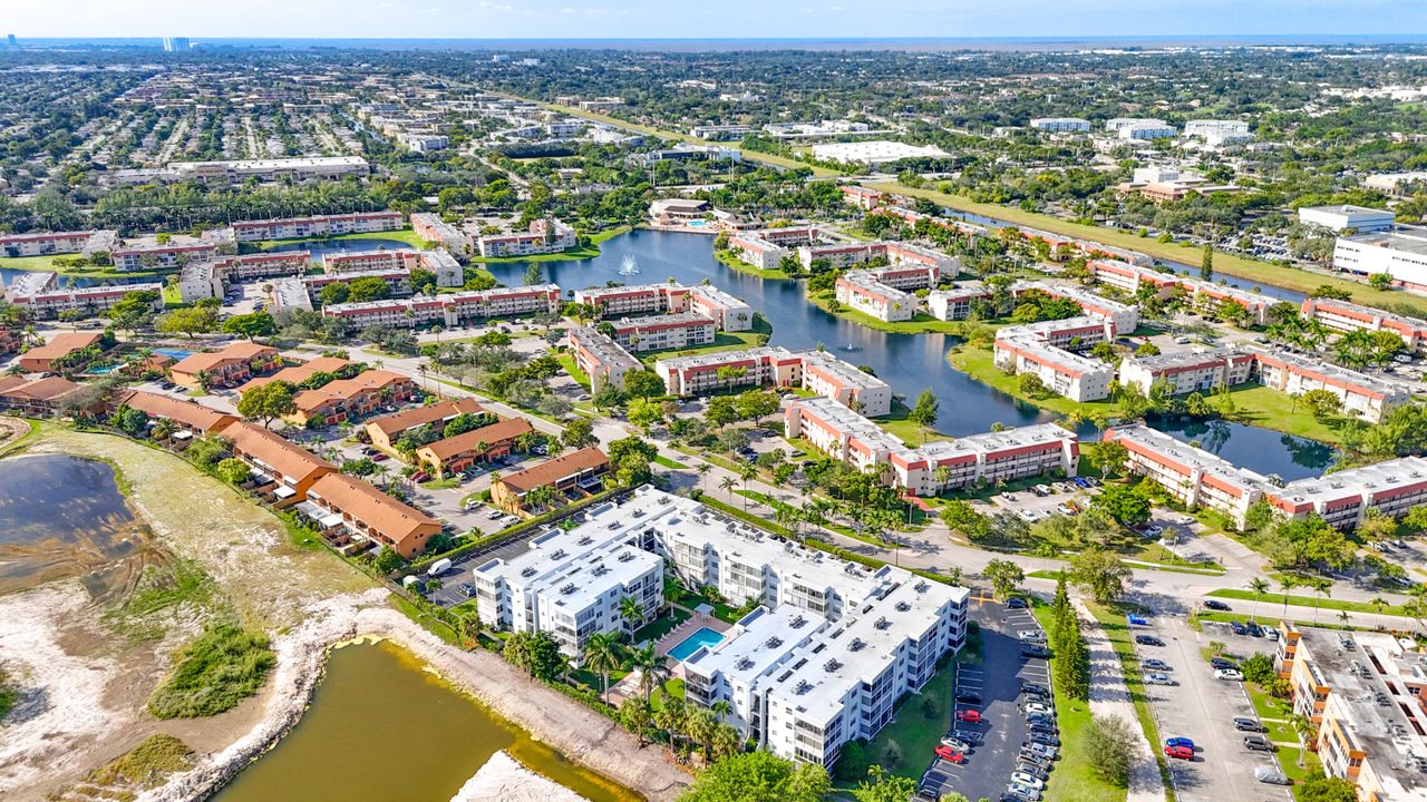 For Sale: $119,000 (2 beds, 2 baths, 868 Square Feet)