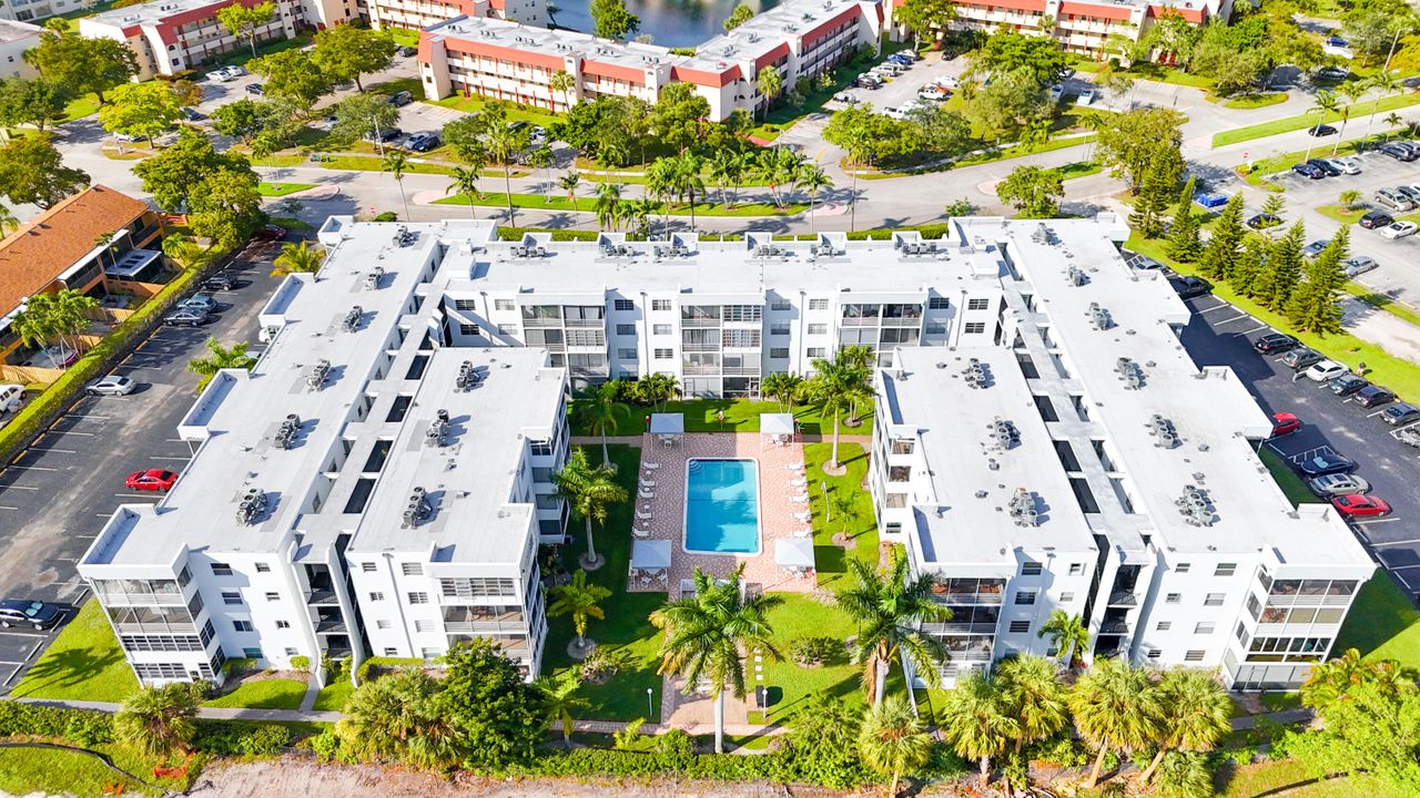 For Sale: $119,000 (2 beds, 2 baths, 868 Square Feet)