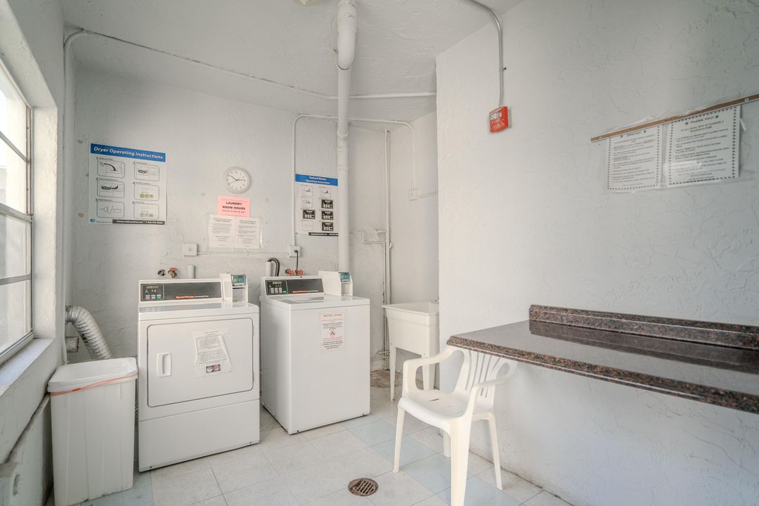 For Sale: $119,000 (2 beds, 2 baths, 868 Square Feet)