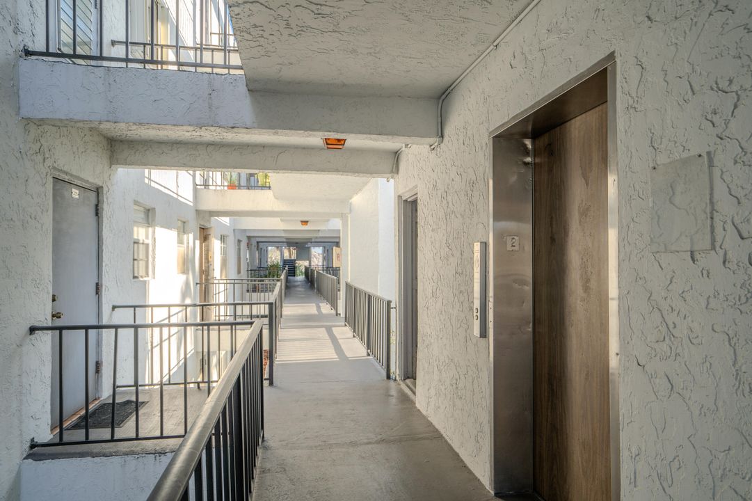 For Sale: $119,000 (2 beds, 2 baths, 868 Square Feet)