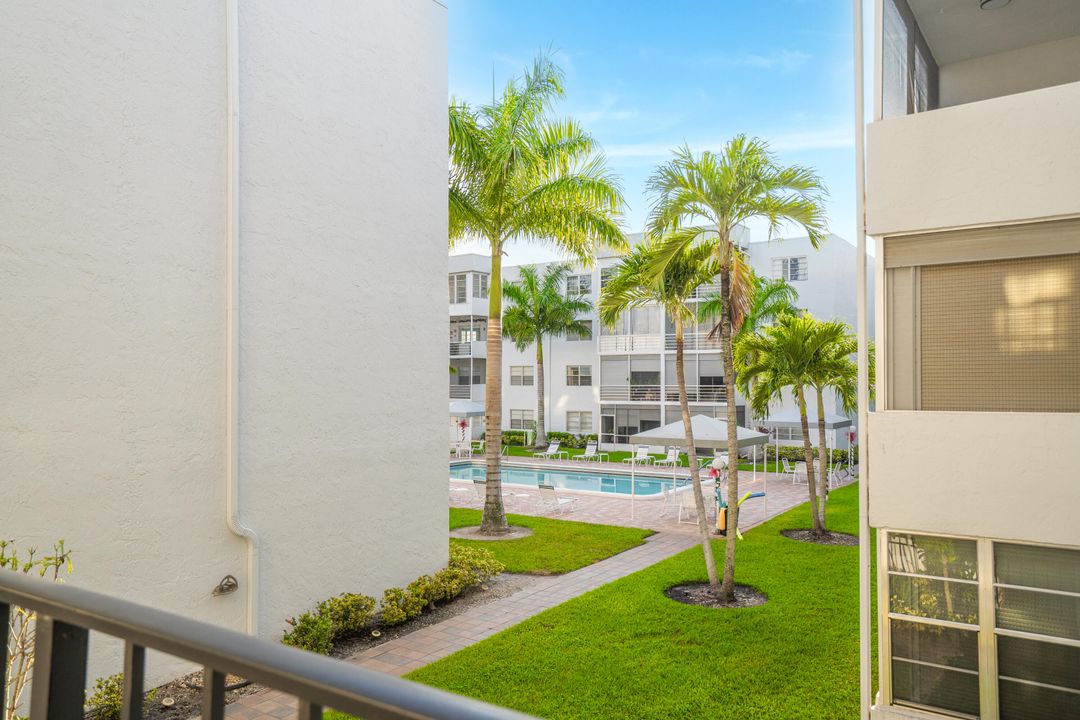 For Sale: $119,000 (2 beds, 2 baths, 868 Square Feet)