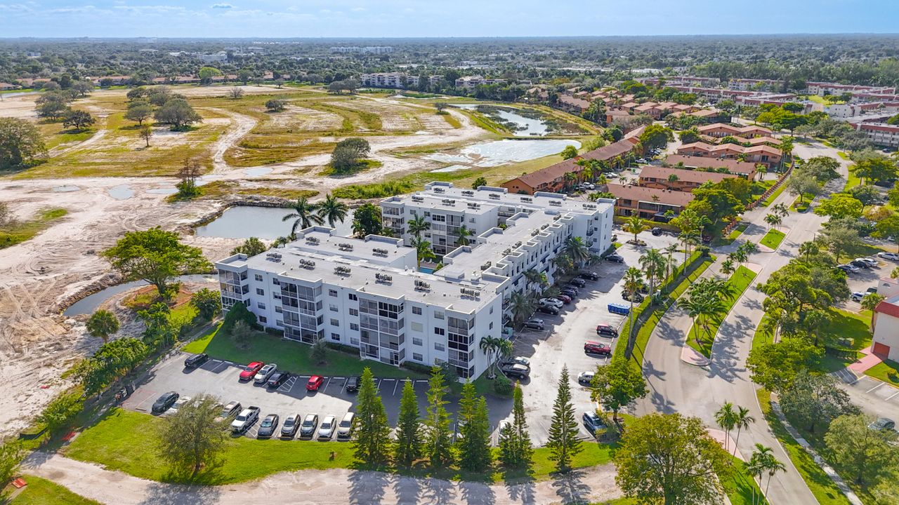 For Sale: $119,000 (2 beds, 2 baths, 868 Square Feet)