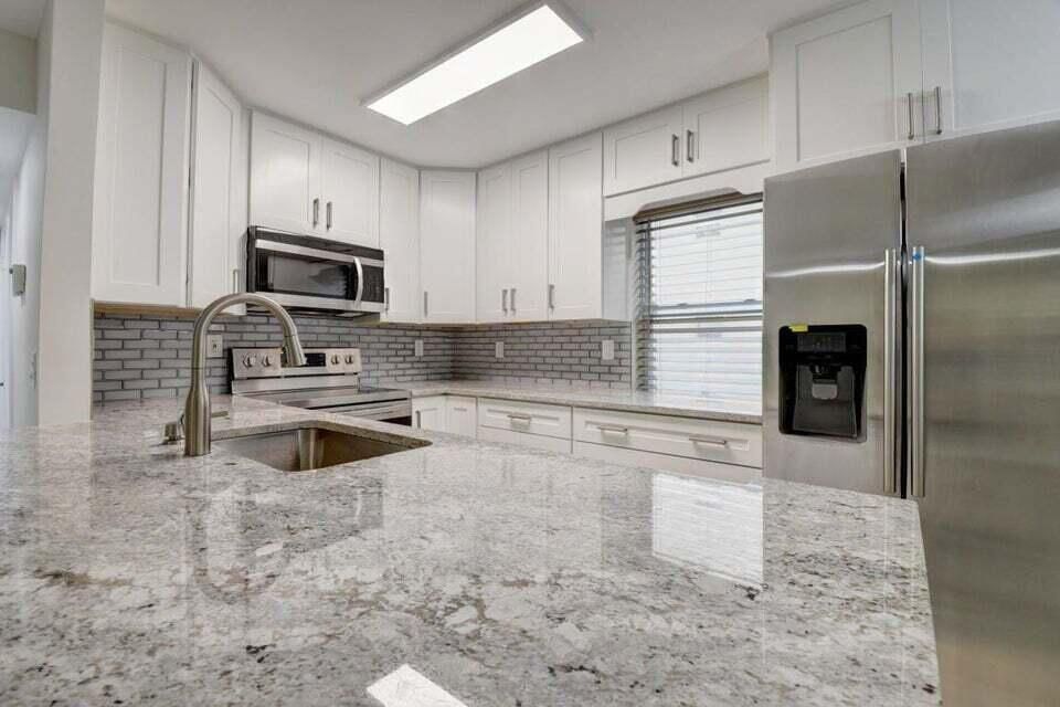 En Venta: $144,900 (2 camas, 2 baños, 907 Pies cuadrados)