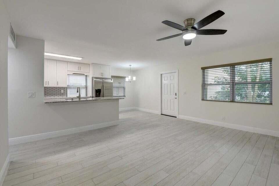 En Venta: $144,900 (2 camas, 2 baños, 907 Pies cuadrados)