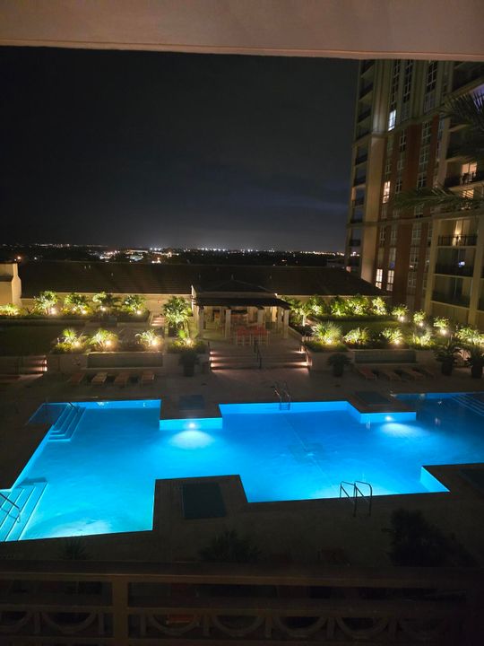 For Sale: $725,000 (2 beds, 2 baths, 1120 Square Feet)