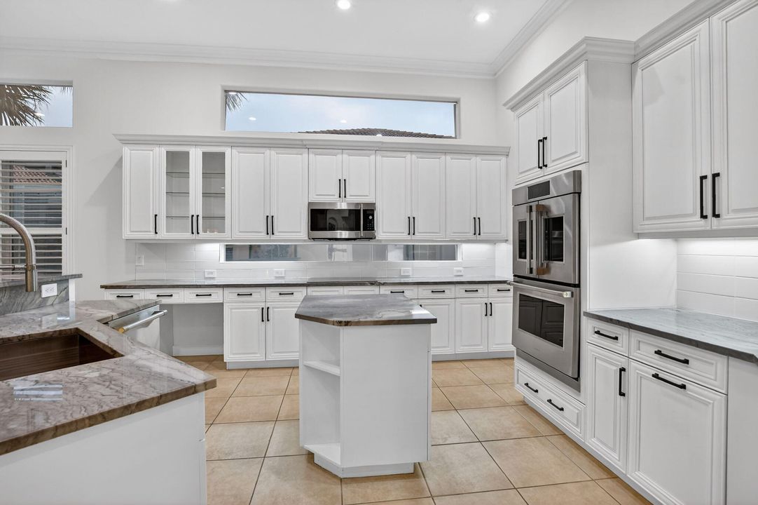 For Sale: $1,425,000 (4 beds, 3 baths, 3551 Square Feet)