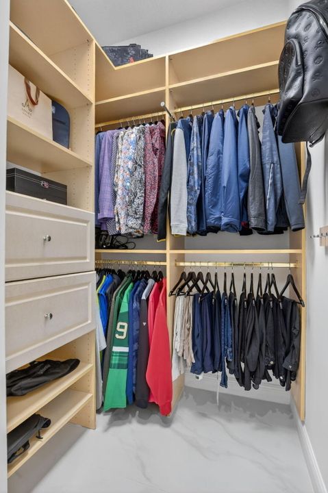 For Sale: $1,425,000 (4 beds, 3 baths, 3551 Square Feet)