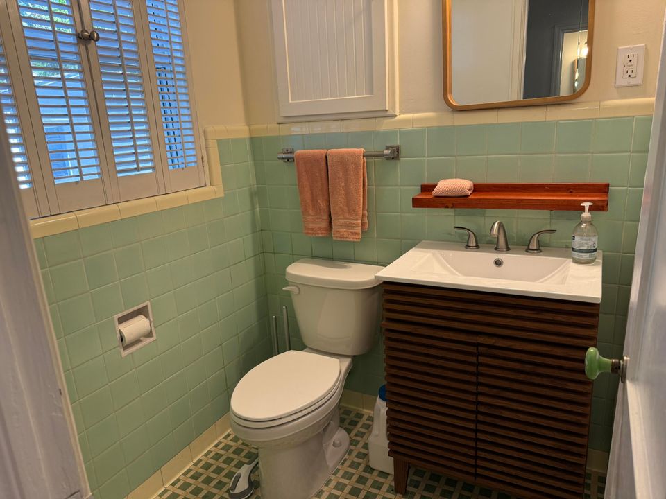 For Rent: $3,800 (2 beds, 2 baths, 1365 Square Feet)