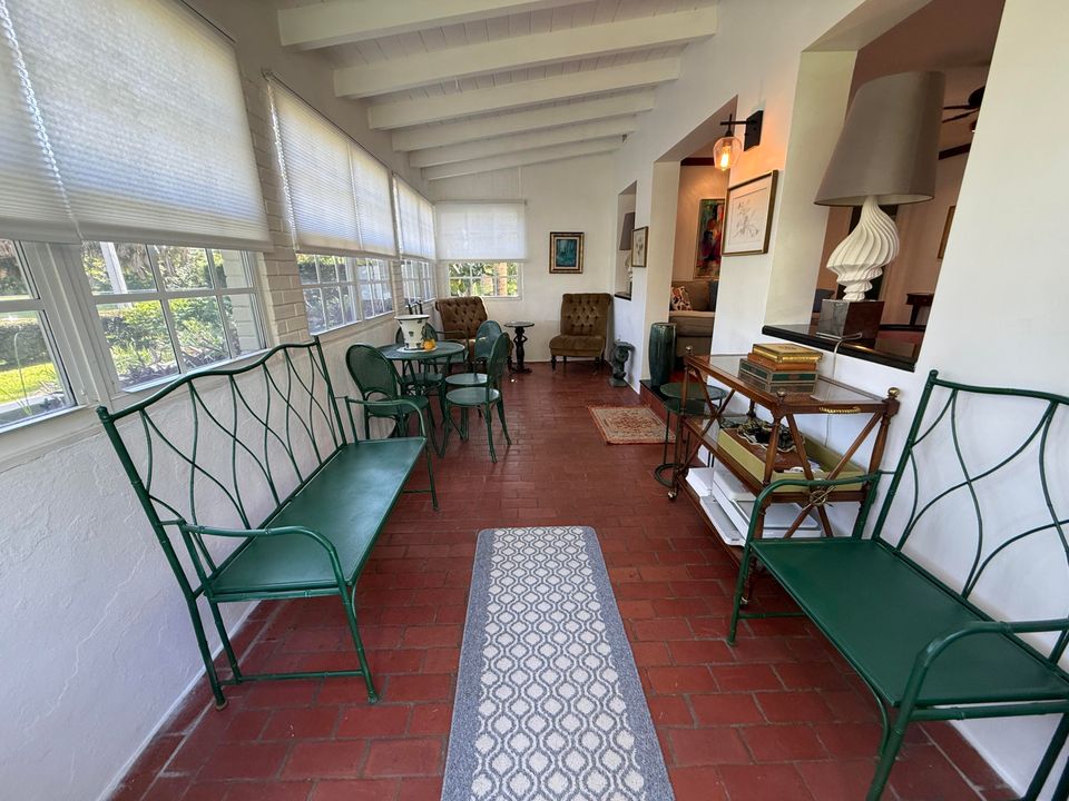 For Rent: $3,800 (2 beds, 2 baths, 1365 Square Feet)