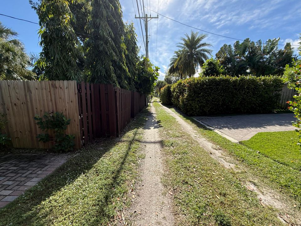 For Rent: $3,800 (2 beds, 2 baths, 1365 Square Feet)