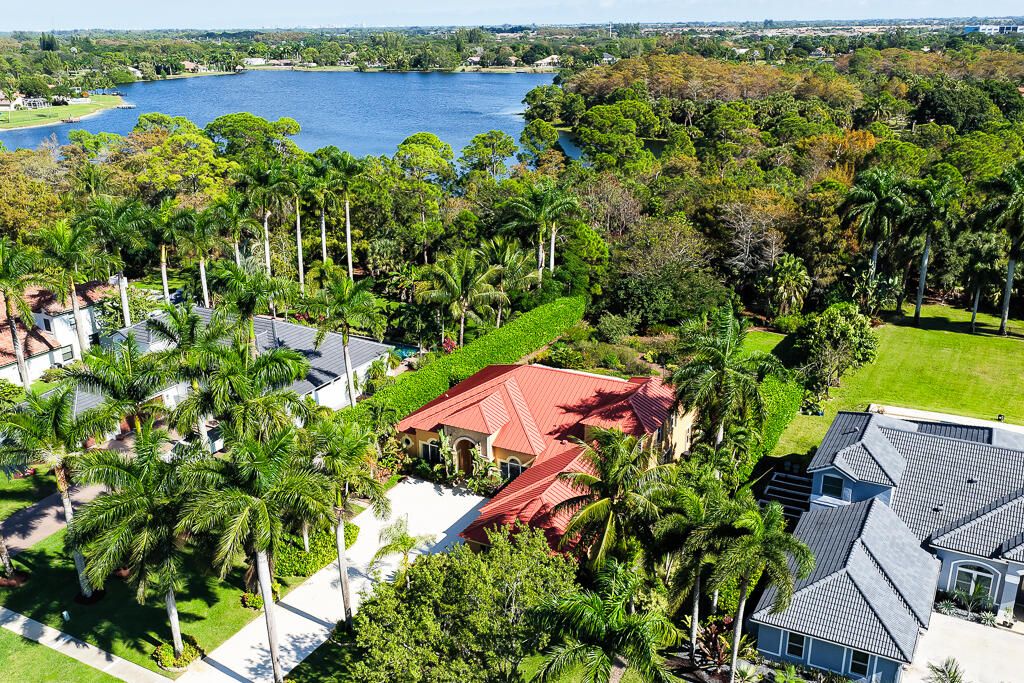 For Sale: $1,325,000 (5 beds, 4 baths, 3161 Square Feet)