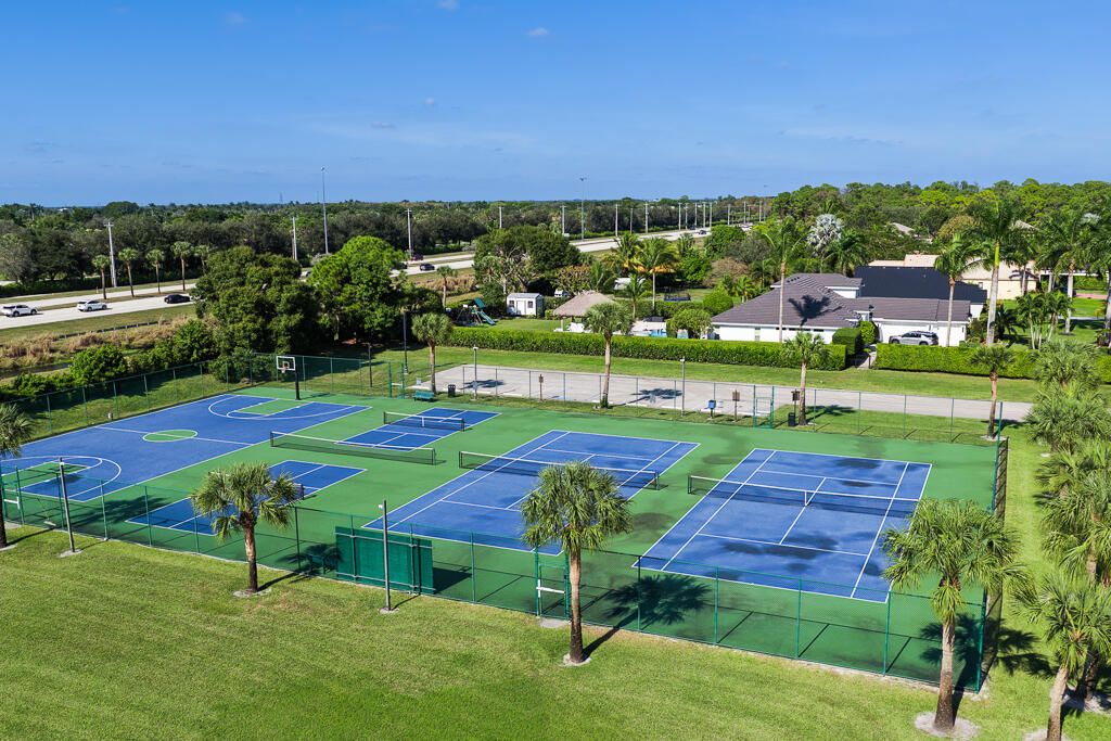 For Sale: $1,325,000 (5 beds, 4 baths, 3161 Square Feet)