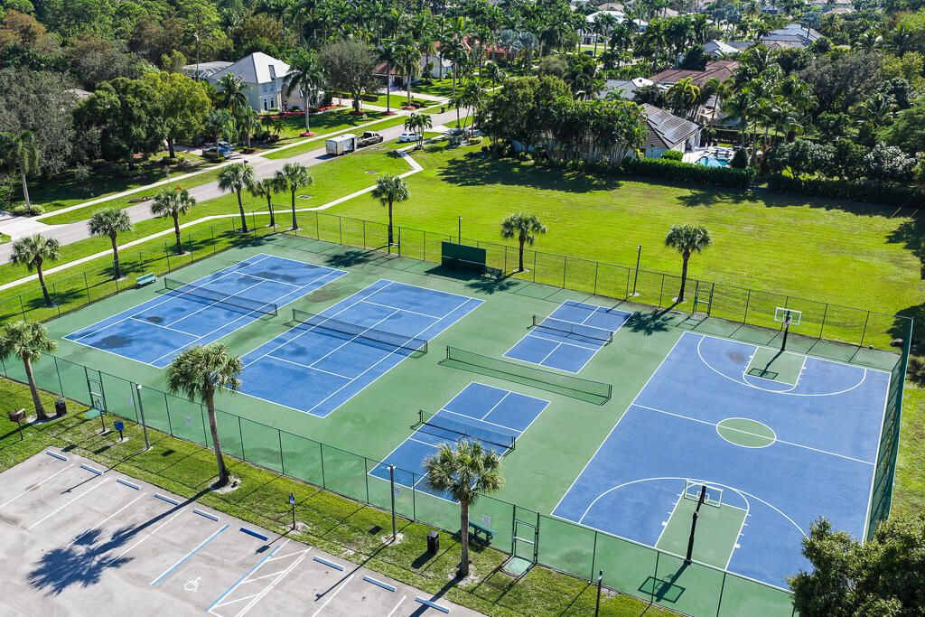 For Sale: $1,325,000 (5 beds, 4 baths, 3161 Square Feet)