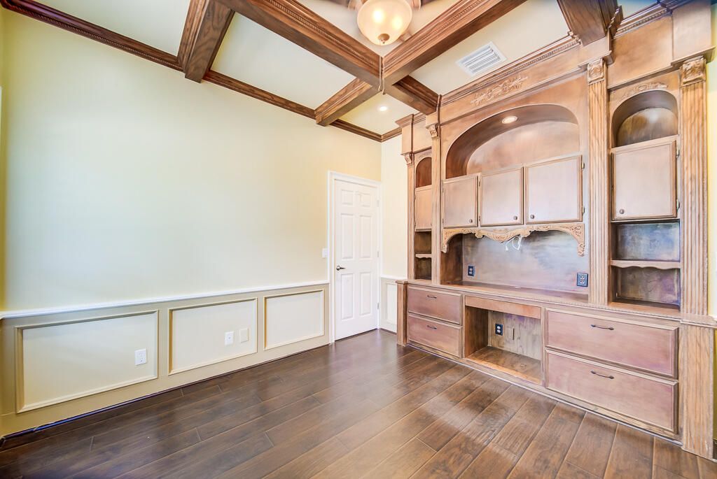 For Sale: $1,325,000 (5 beds, 4 baths, 3161 Square Feet)