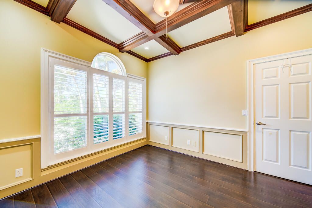 For Sale: $1,325,000 (5 beds, 4 baths, 3161 Square Feet)