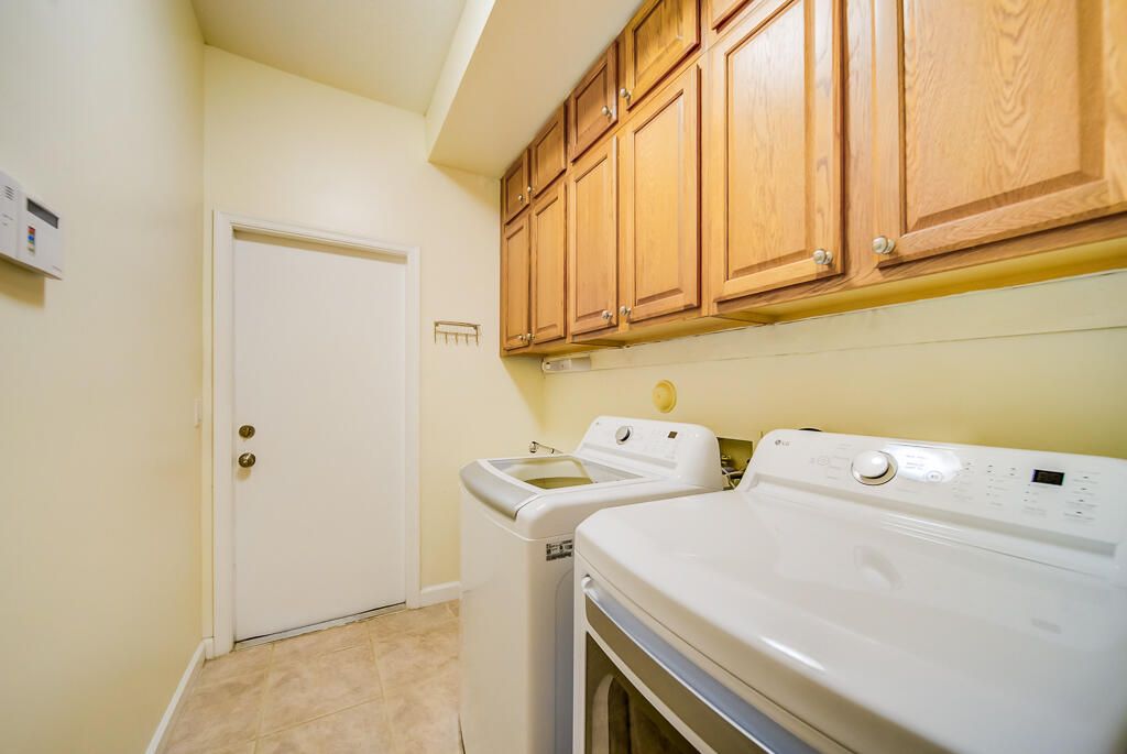 For Sale: $1,325,000 (5 beds, 4 baths, 3161 Square Feet)