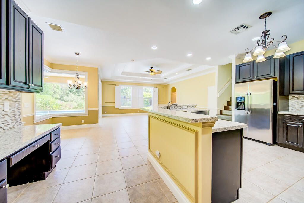 For Sale: $1,325,000 (5 beds, 4 baths, 3161 Square Feet)