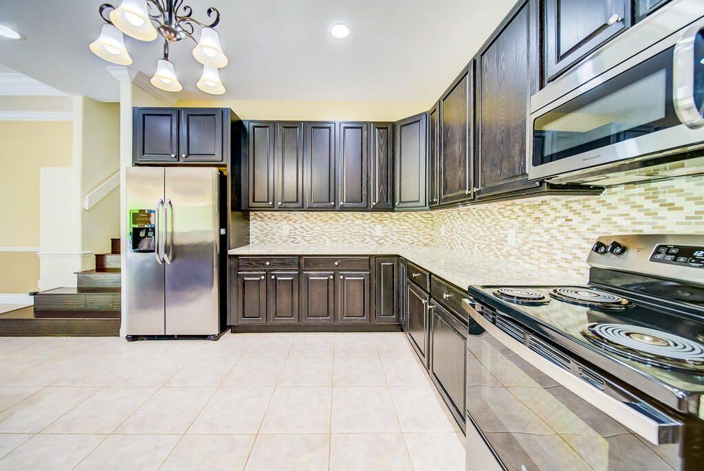 For Sale: $1,325,000 (5 beds, 4 baths, 3161 Square Feet)