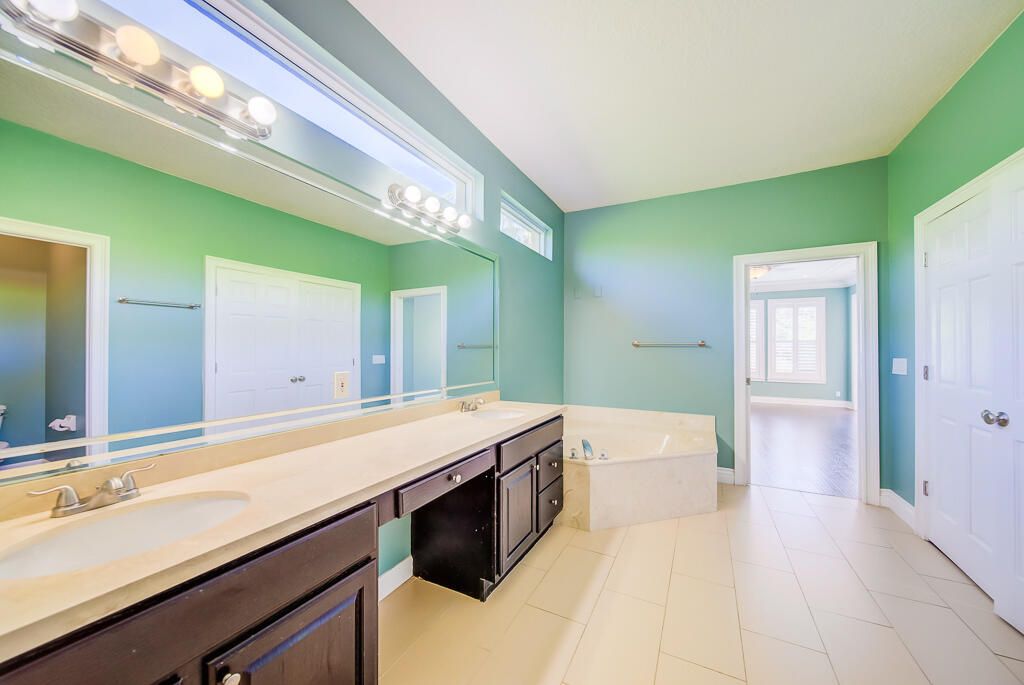 For Sale: $1,325,000 (5 beds, 4 baths, 3161 Square Feet)