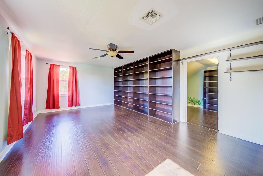 For Sale: $1,325,000 (5 beds, 4 baths, 3161 Square Feet)