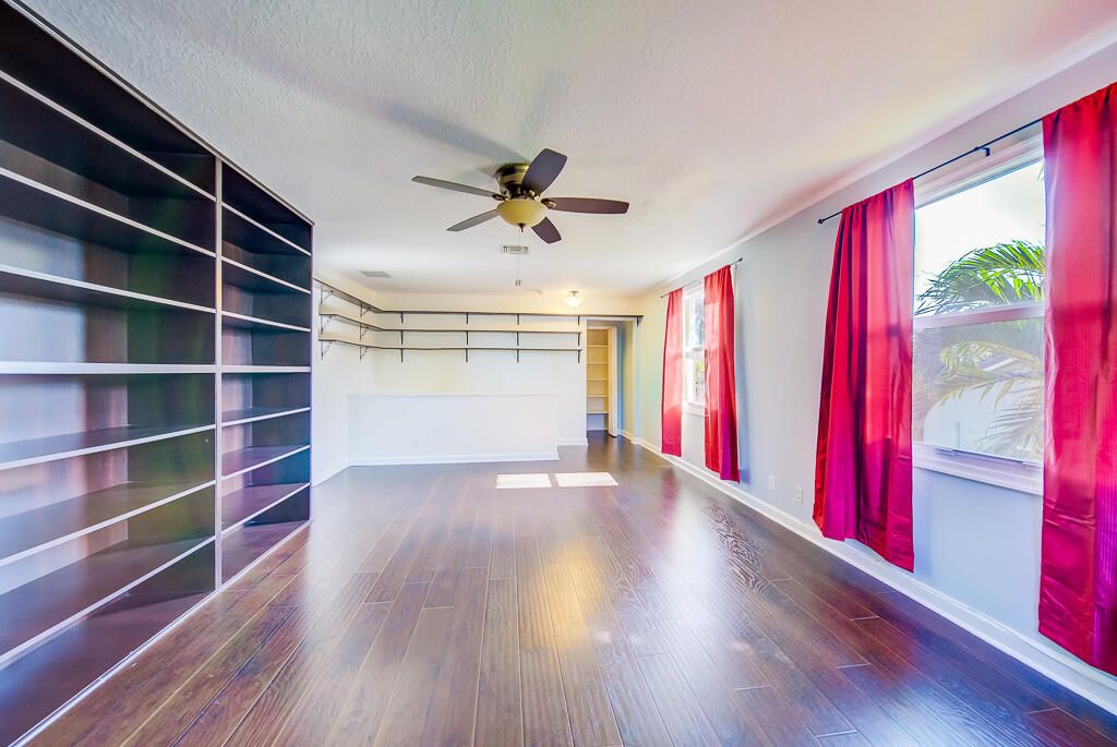 For Sale: $1,325,000 (5 beds, 4 baths, 3161 Square Feet)