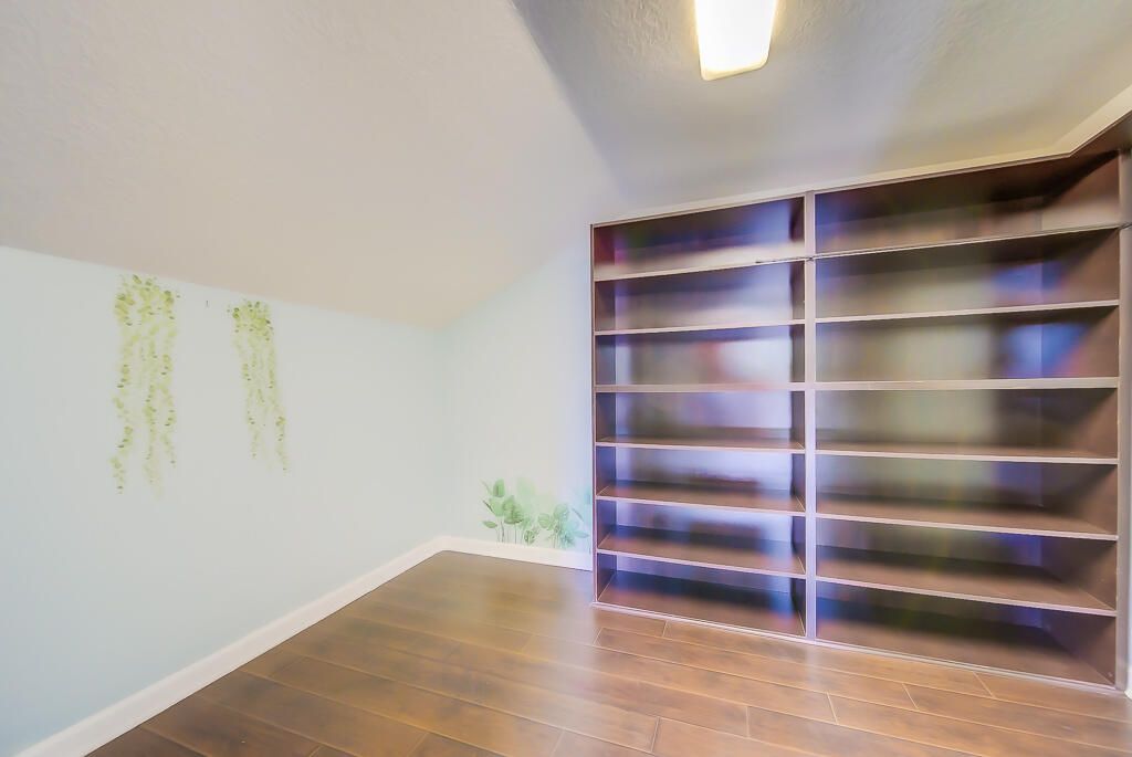 For Sale: $1,325,000 (5 beds, 4 baths, 3161 Square Feet)