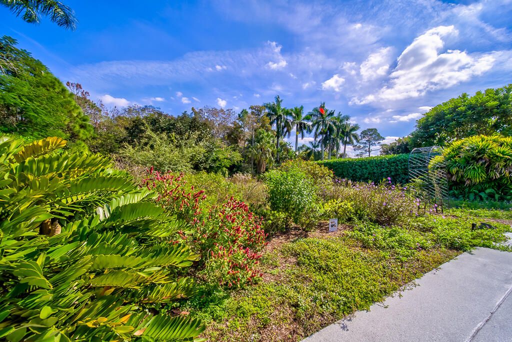 For Sale: $1,325,000 (5 beds, 4 baths, 3161 Square Feet)