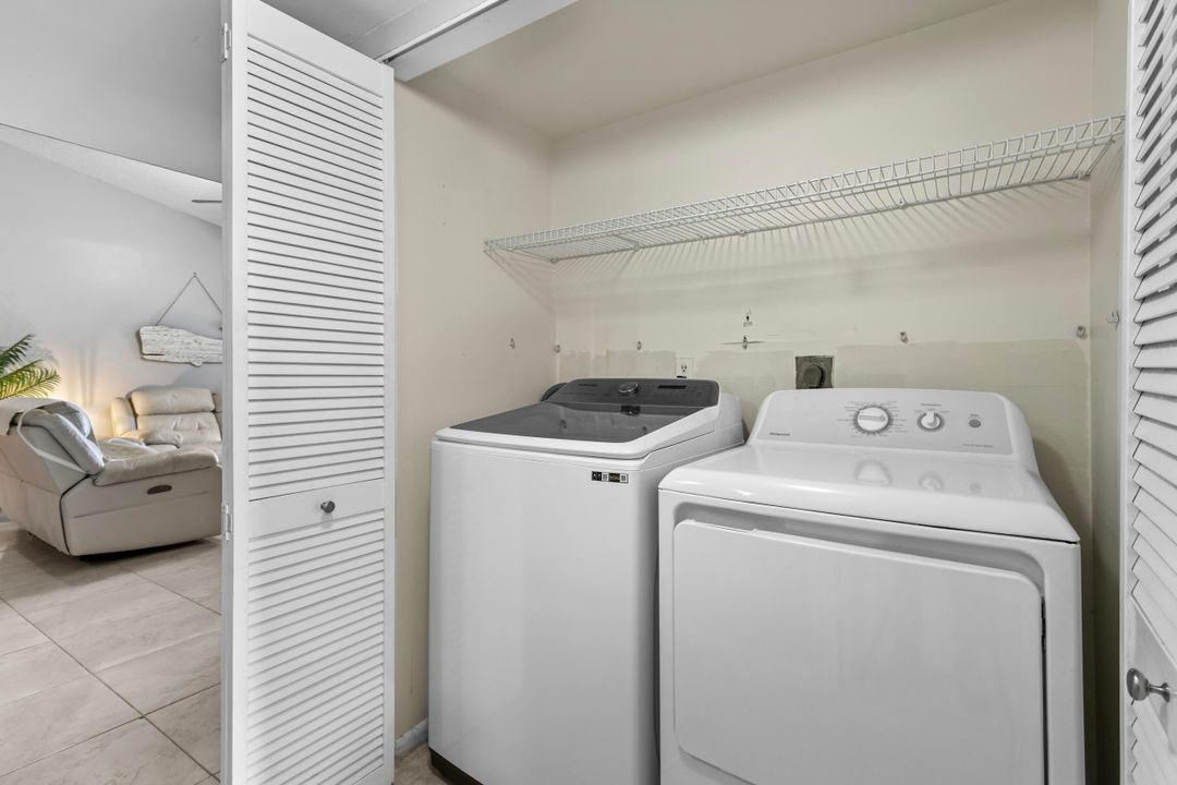 For Sale: $270,000 (2 beds, 2 baths, 1000 Square Feet)