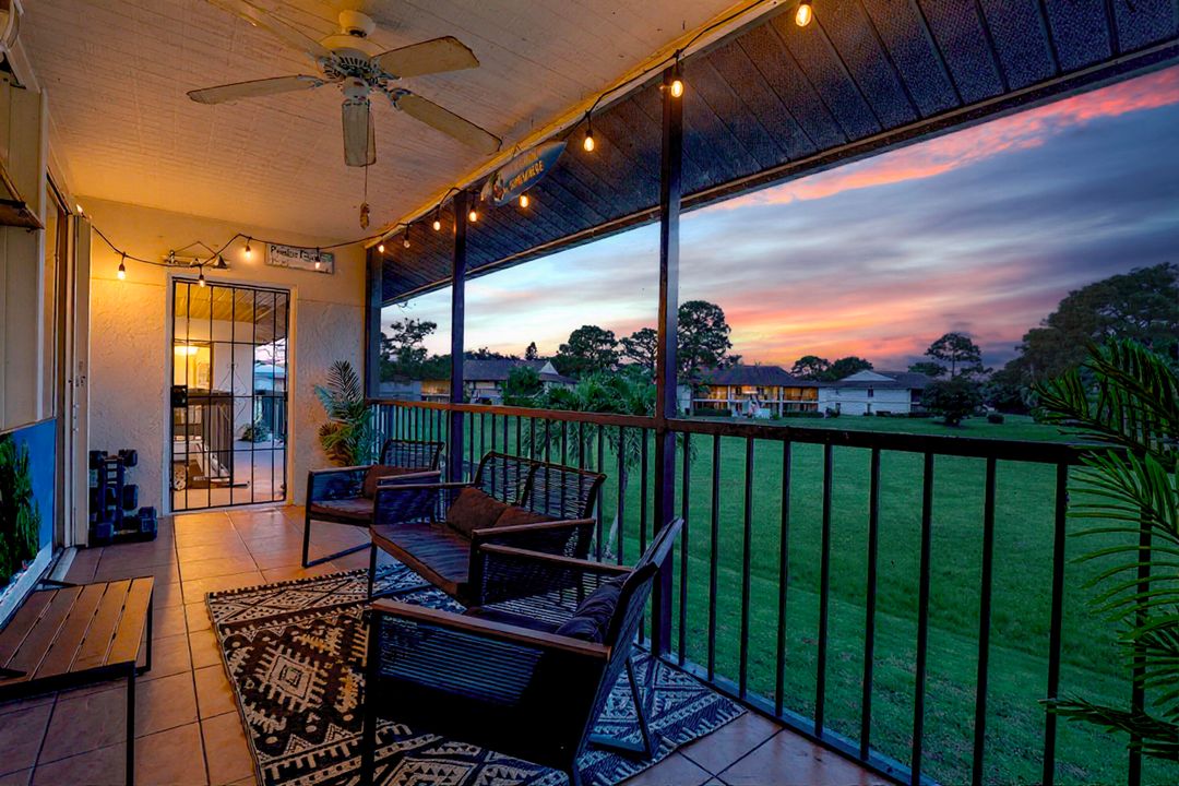 For Sale: $270,000 (2 beds, 2 baths, 1000 Square Feet)