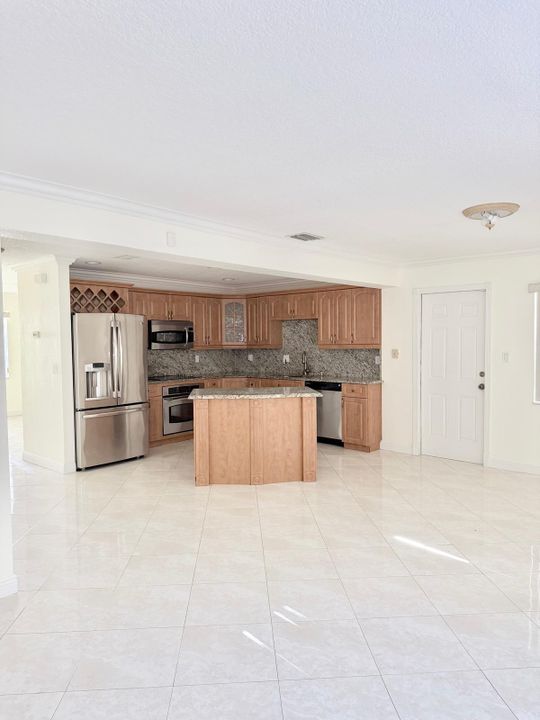 For Rent: $3,500 (3 beds, 2 baths, 1485 Square Feet)