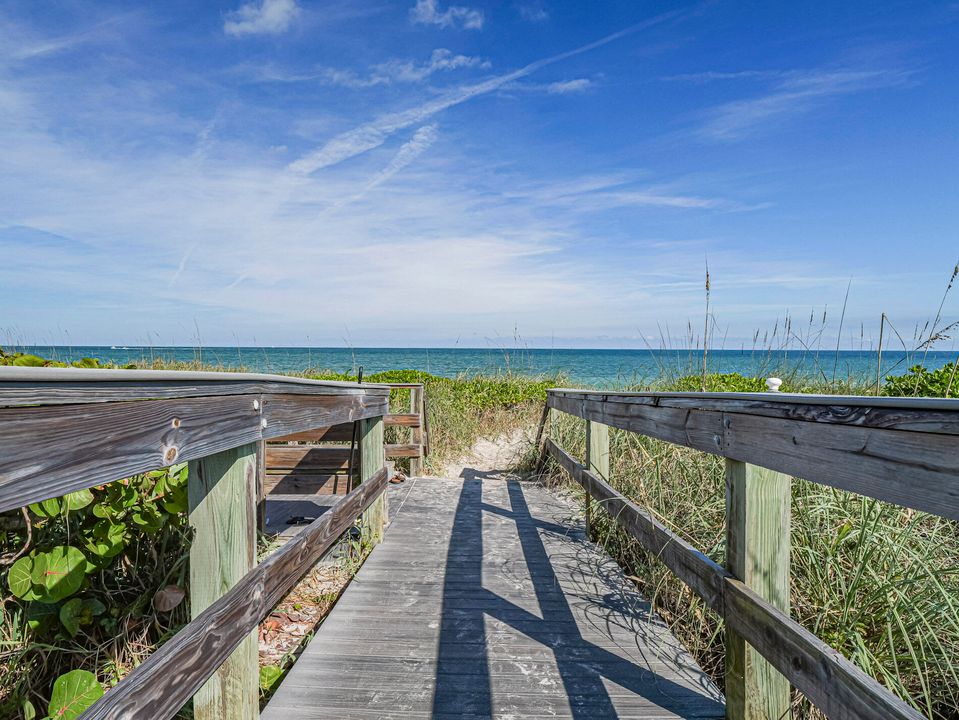 En Venta: $1,250,000 (3 camas, 2 baños, 2603 Pies cuadrados)