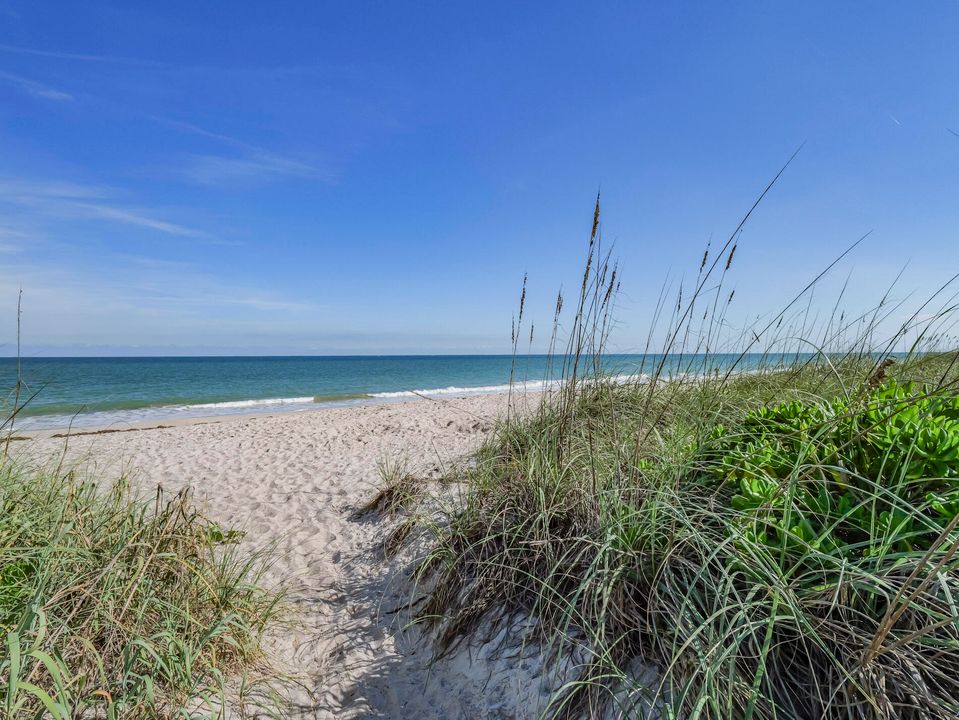 En Venta: $1,250,000 (3 camas, 2 baños, 2603 Pies cuadrados)