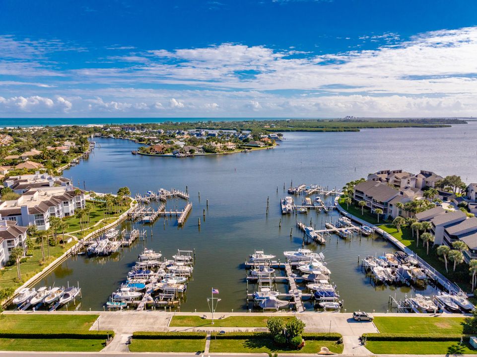 En Venta: $1,250,000 (3 camas, 2 baños, 2603 Pies cuadrados)