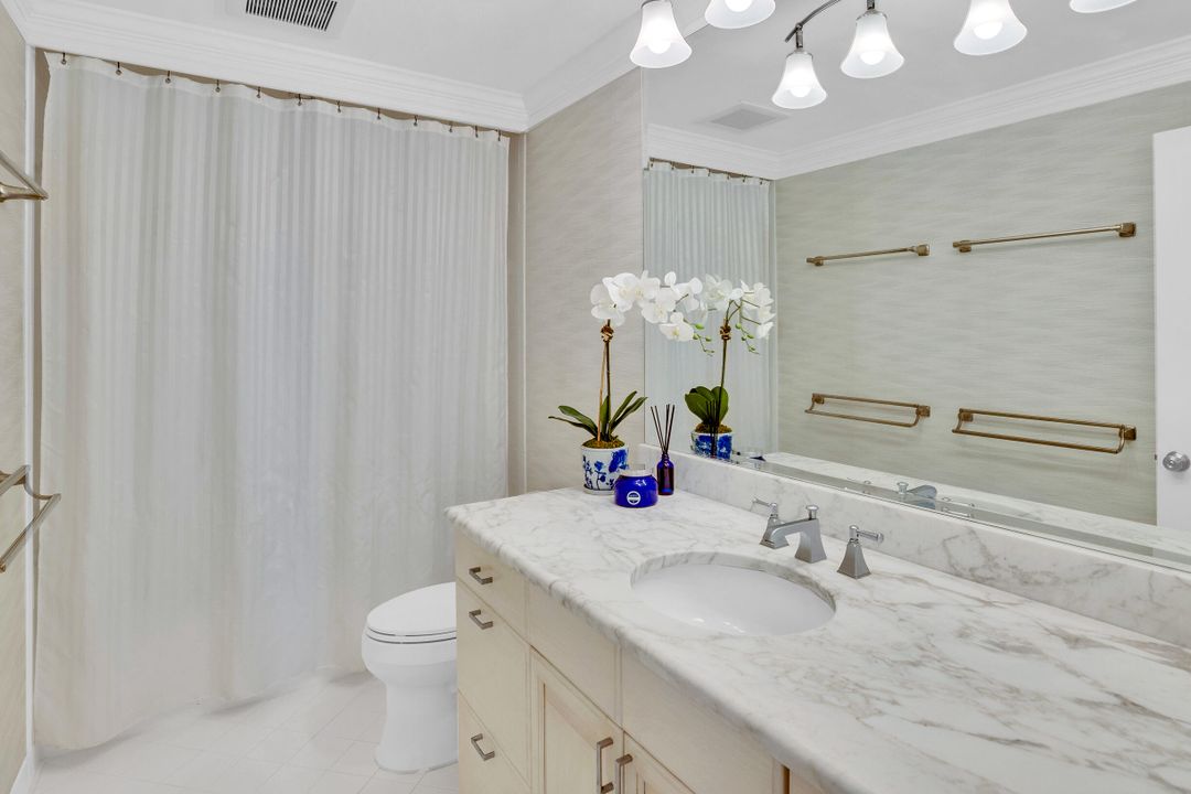 En Venta: $1,250,000 (3 camas, 2 baños, 2603 Pies cuadrados)