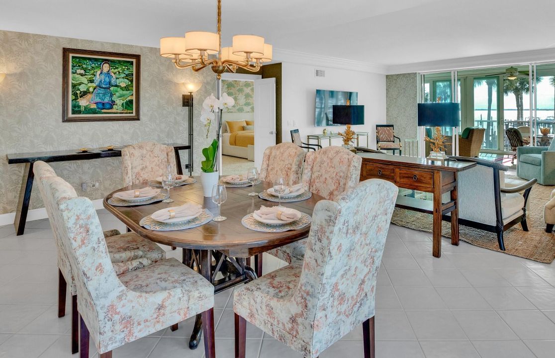 En Venta: $1,250,000 (3 camas, 2 baños, 2603 Pies cuadrados)