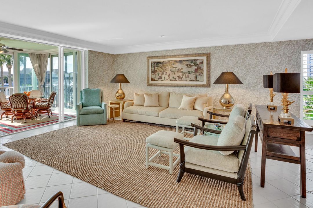 En Venta: $1,250,000 (3 camas, 2 baños, 2603 Pies cuadrados)