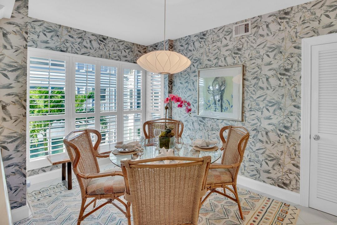 En Venta: $1,250,000 (3 camas, 2 baños, 2603 Pies cuadrados)