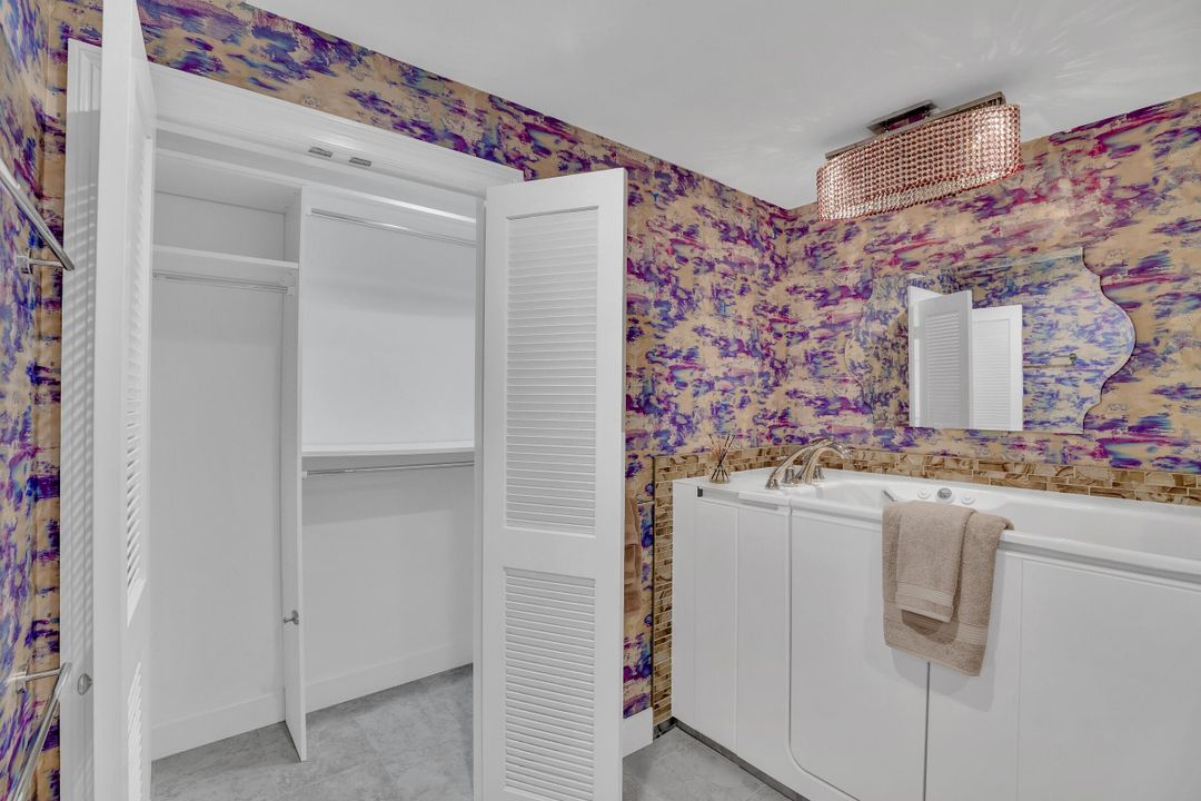 En Venta: $1,250,000 (3 camas, 2 baños, 2603 Pies cuadrados)