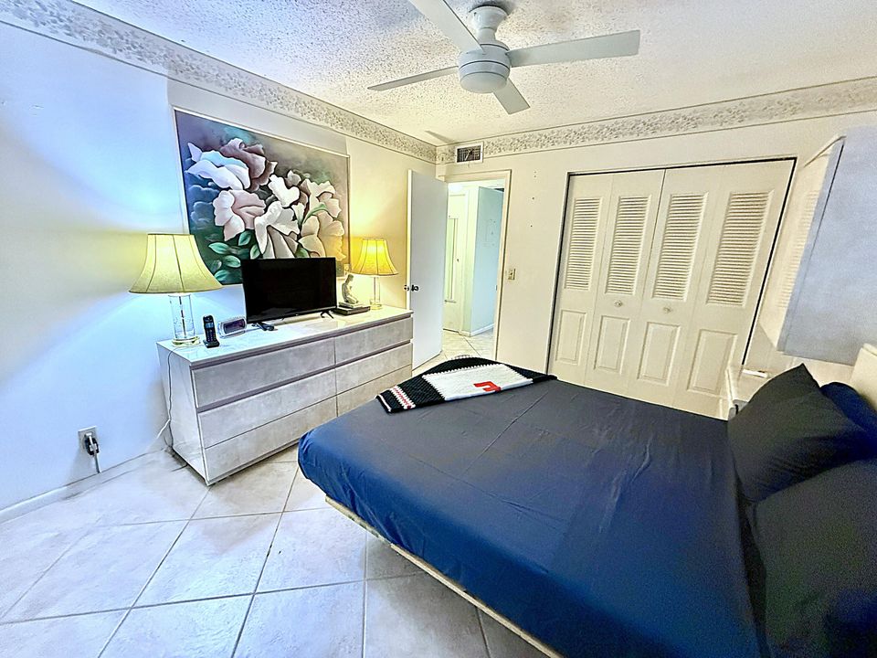 For Sale: $130,000 (2 beds, 1 baths, 820 Square Feet)