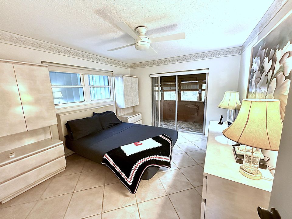 For Sale: $130,000 (2 beds, 1 baths, 820 Square Feet)