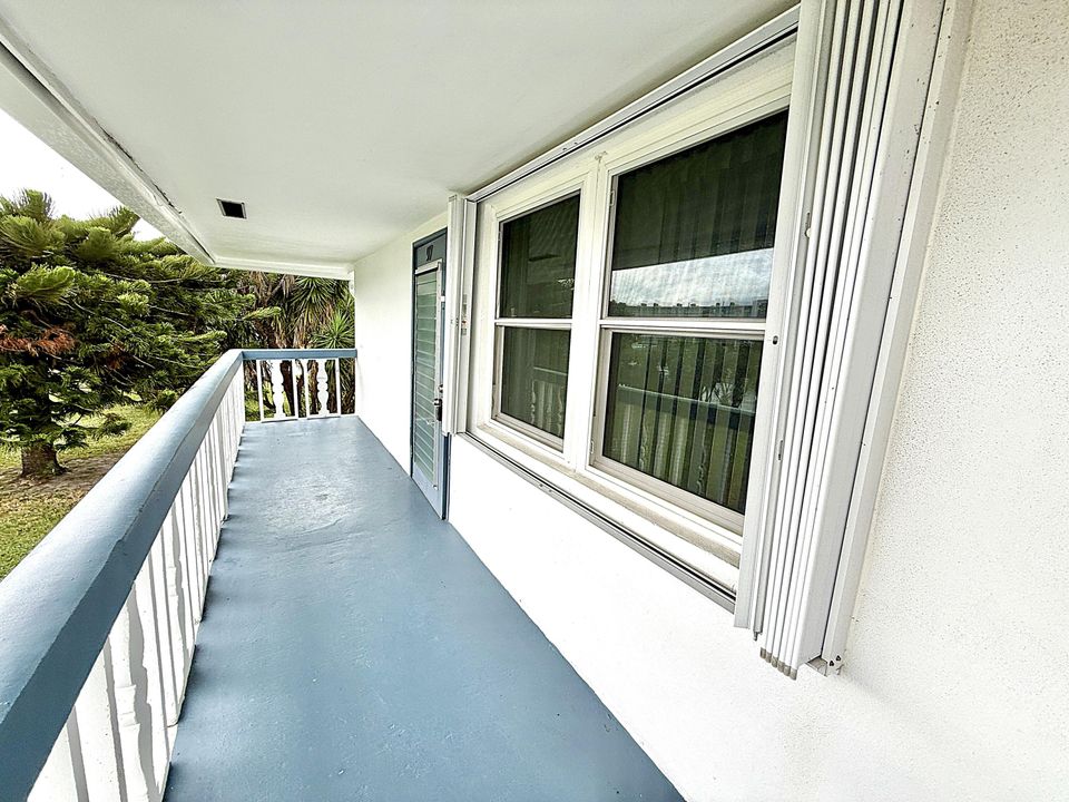 For Sale: $130,000 (2 beds, 1 baths, 820 Square Feet)