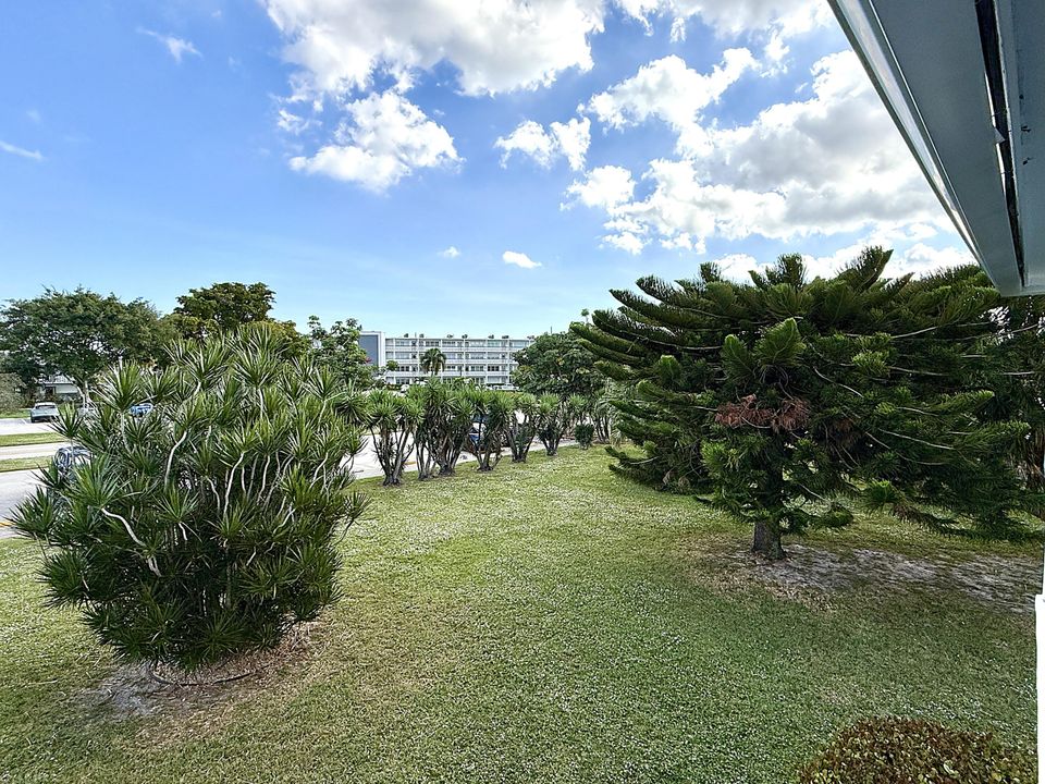 For Sale: $130,000 (2 beds, 1 baths, 820 Square Feet)