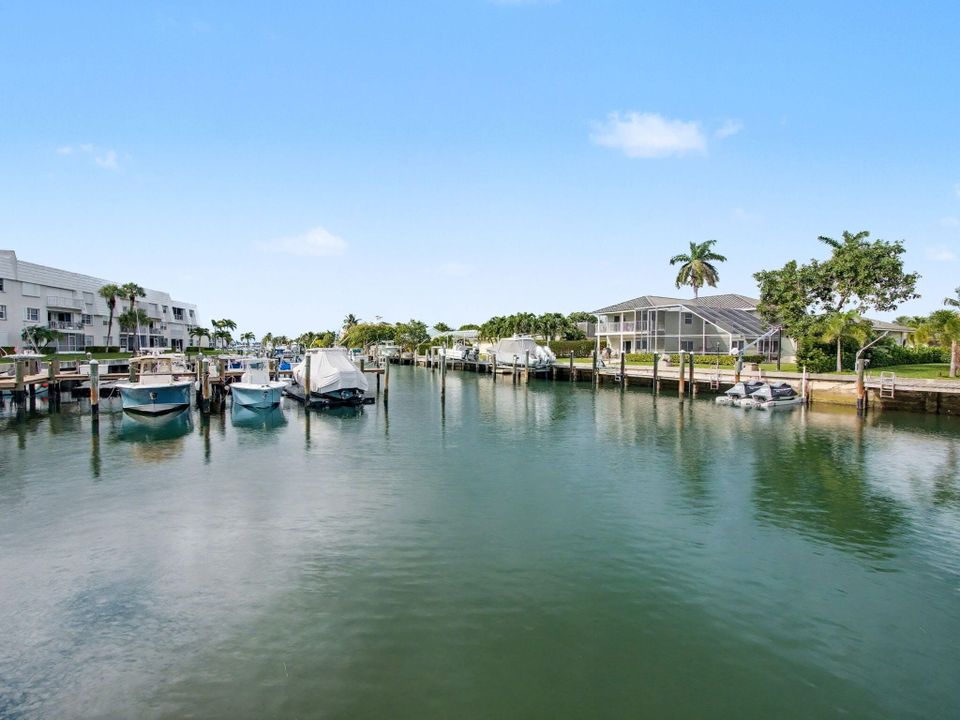 En Venta: $299,000 (2 camas, 2 baños, 1196 Pies cuadrados)