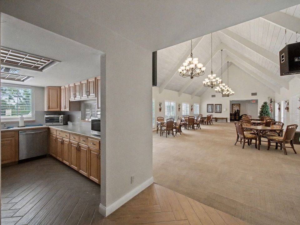 En Venta: $299,000 (2 camas, 2 baños, 1196 Pies cuadrados)