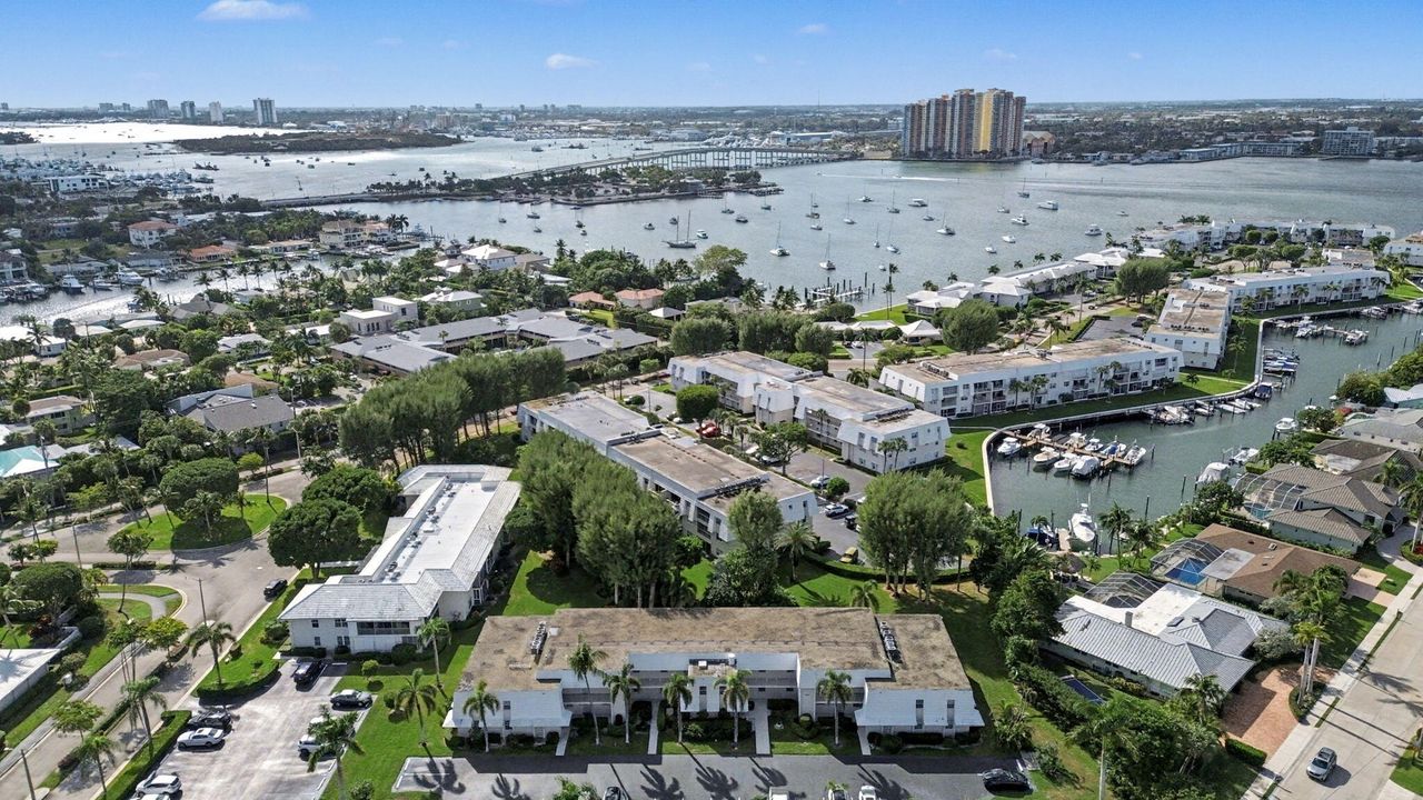 En Venta: $299,000 (2 camas, 2 baños, 1196 Pies cuadrados)