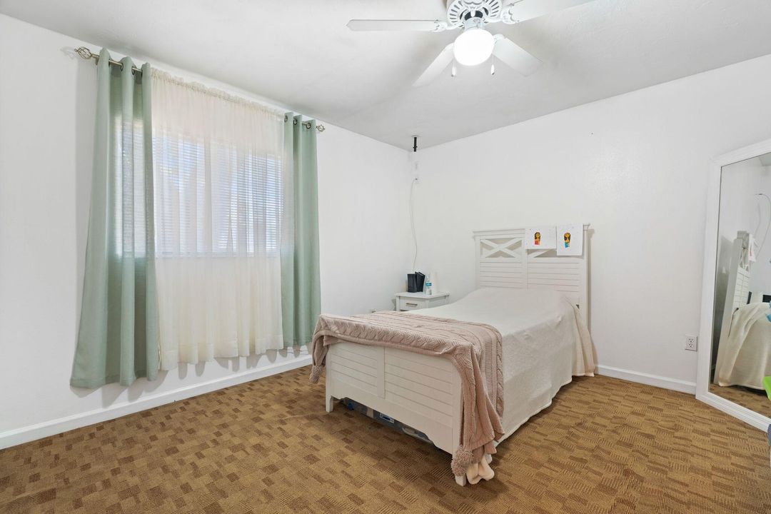 For Sale: $750,000 (5 beds, 3 baths, 2692 Square Feet)