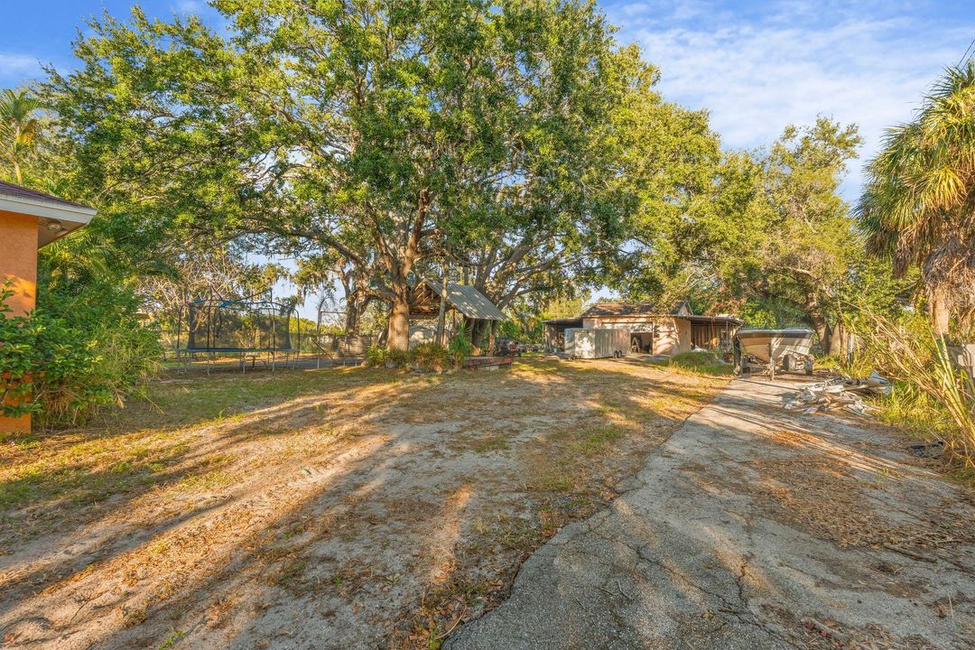 For Sale: $750,000 (5 beds, 3 baths, 2692 Square Feet)