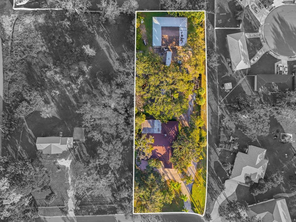 For Sale: $750,000 (5 beds, 3 baths, 2692 Square Feet)