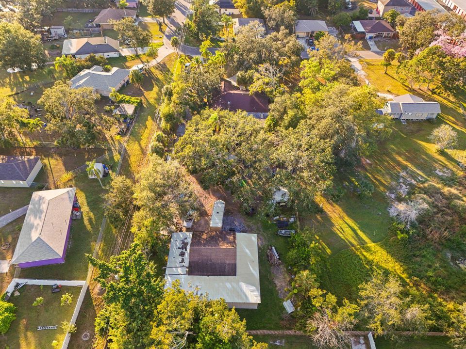 For Sale: $750,000 (5 beds, 3 baths, 2692 Square Feet)